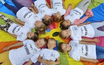 Kolorowy Dzień Dziecka z udziałem klas 1-3 :)