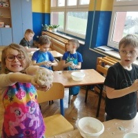 ZAJĘCIA SENSOPLASTYCZNE W KLASIE PIERWSZEJ (11)