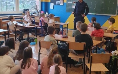 Bezpiecznie na drodze i w 