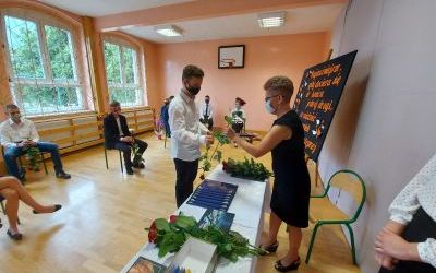 Zakończenie roku szkolnego przez uczniów klas ósmych 