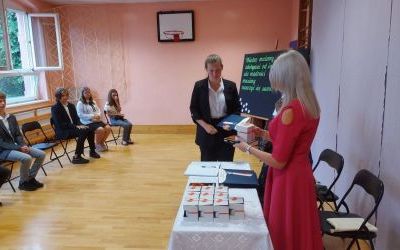 Zakończenie roku szkolnego przez klasę ósmą (1)